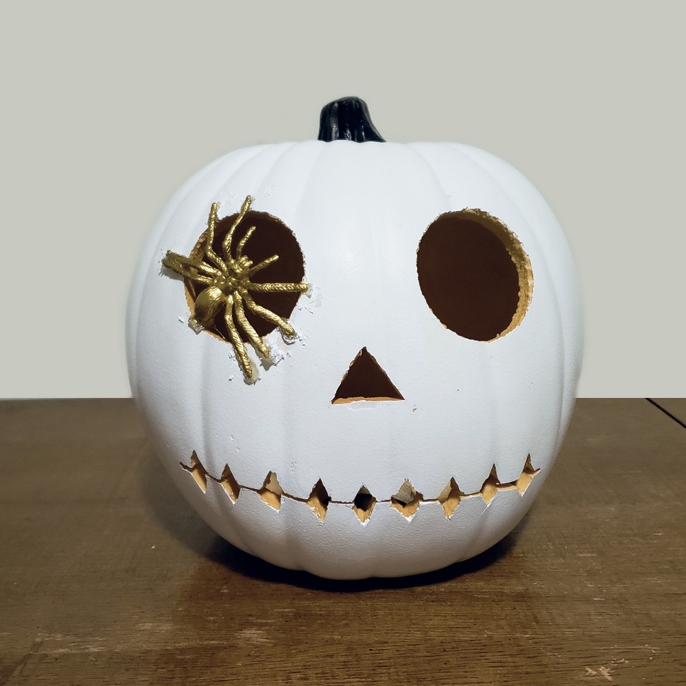 Halloween Medium Pumpkin with Spider Eye